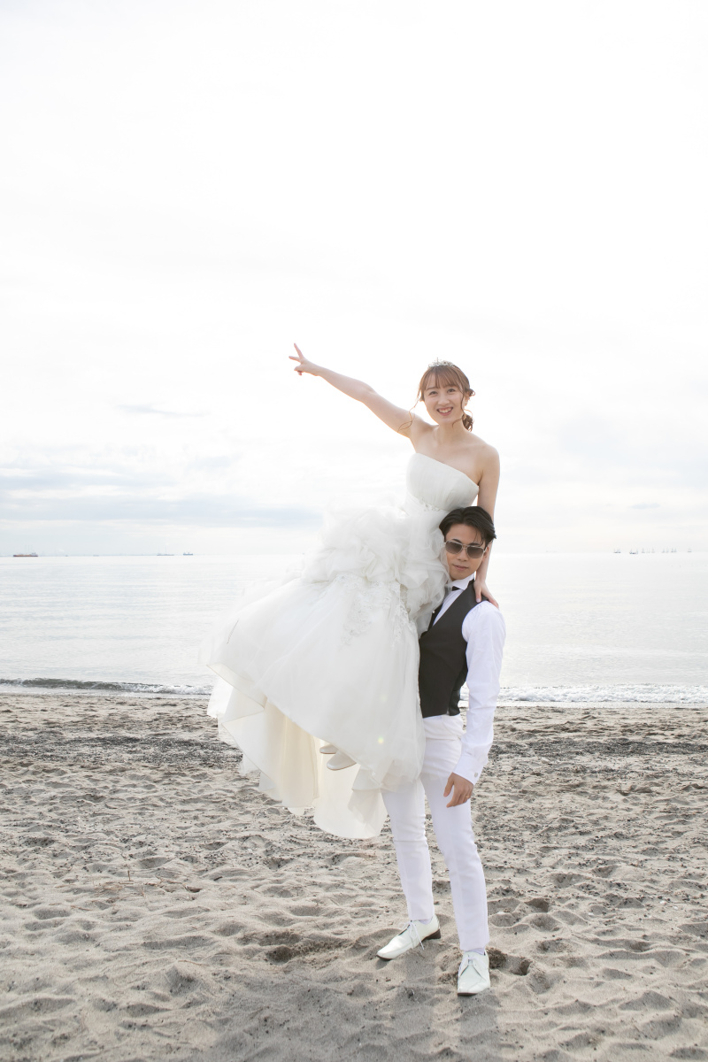 片手で・・！？