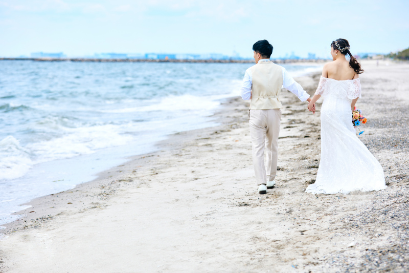 バックショットも自然な雰囲気で