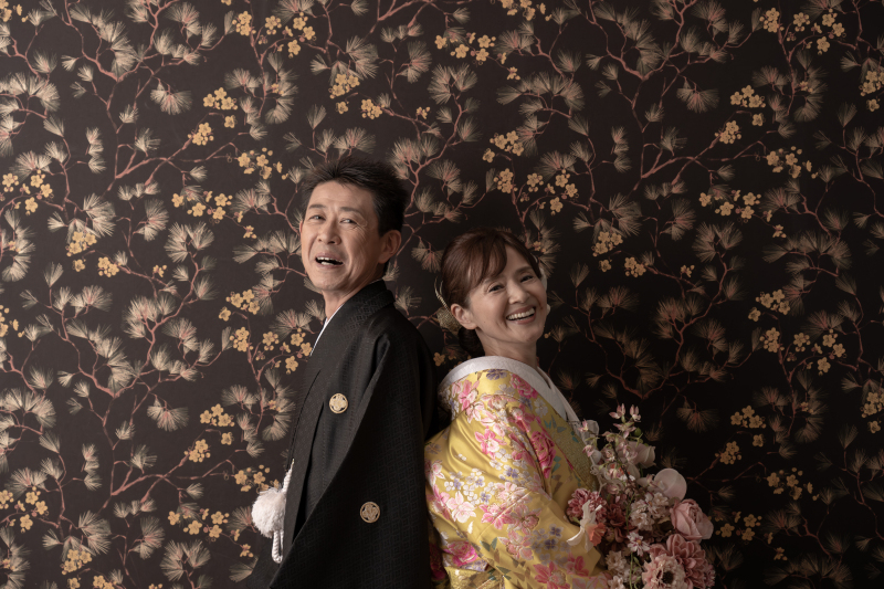 背中合わせのショットも