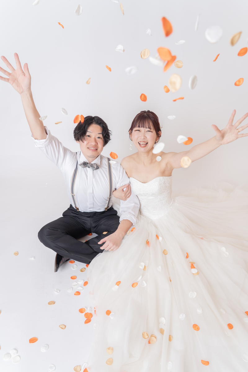 祝福のシャワーに包まれて