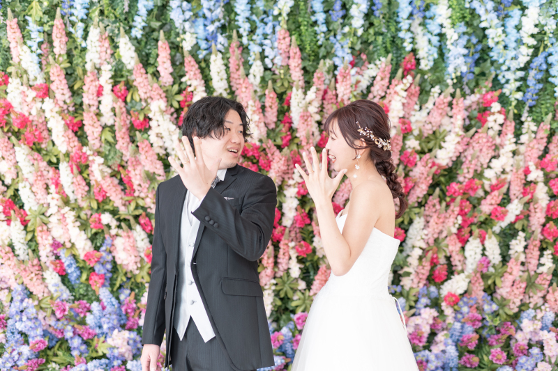 見つめ合う、自然体なおふたり♡