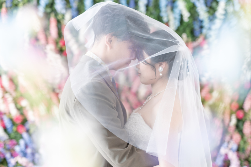 ベールに包まれて