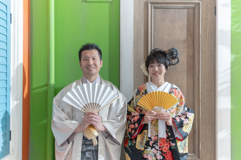 末広を持ちながら