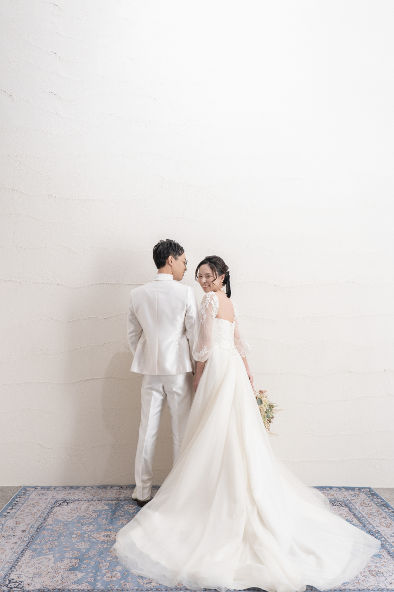 真っ白な洋装へ