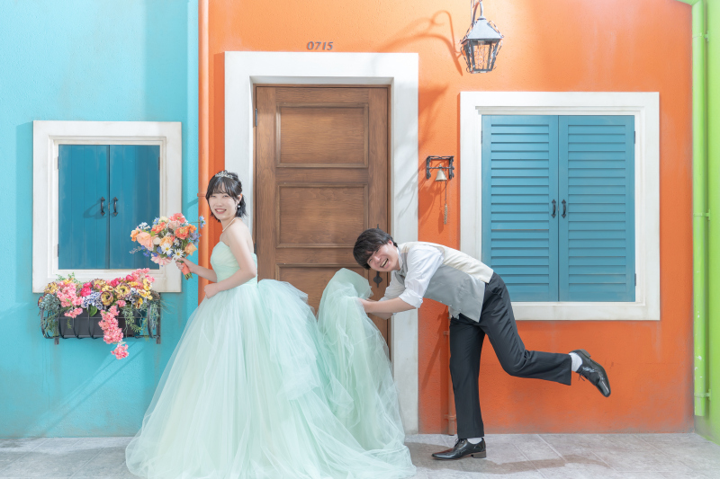 カラードレスへ!