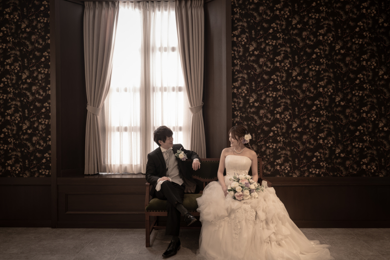 ビジュー輝くドレス