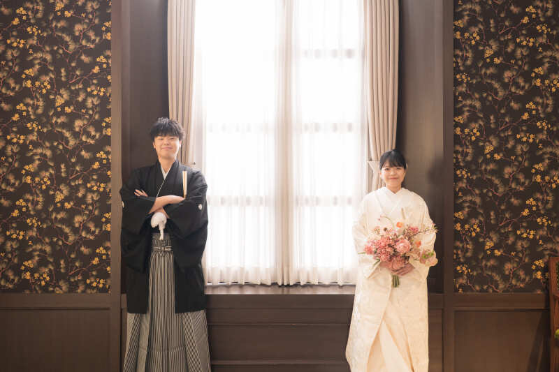 洗練された装いで。撮影の幕開け