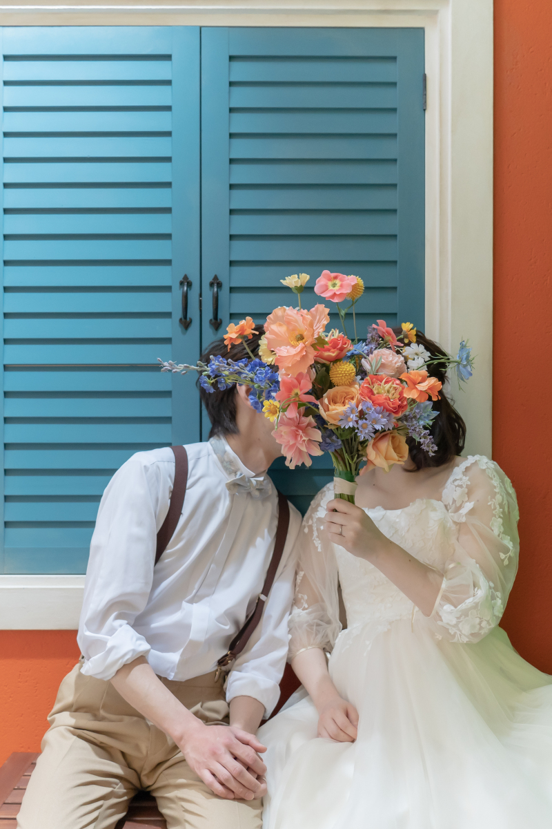 ブーケでお顔を隠して、、、♡