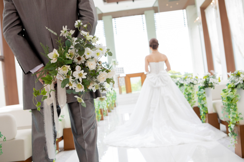 自然光がたっぷり入るチャペル