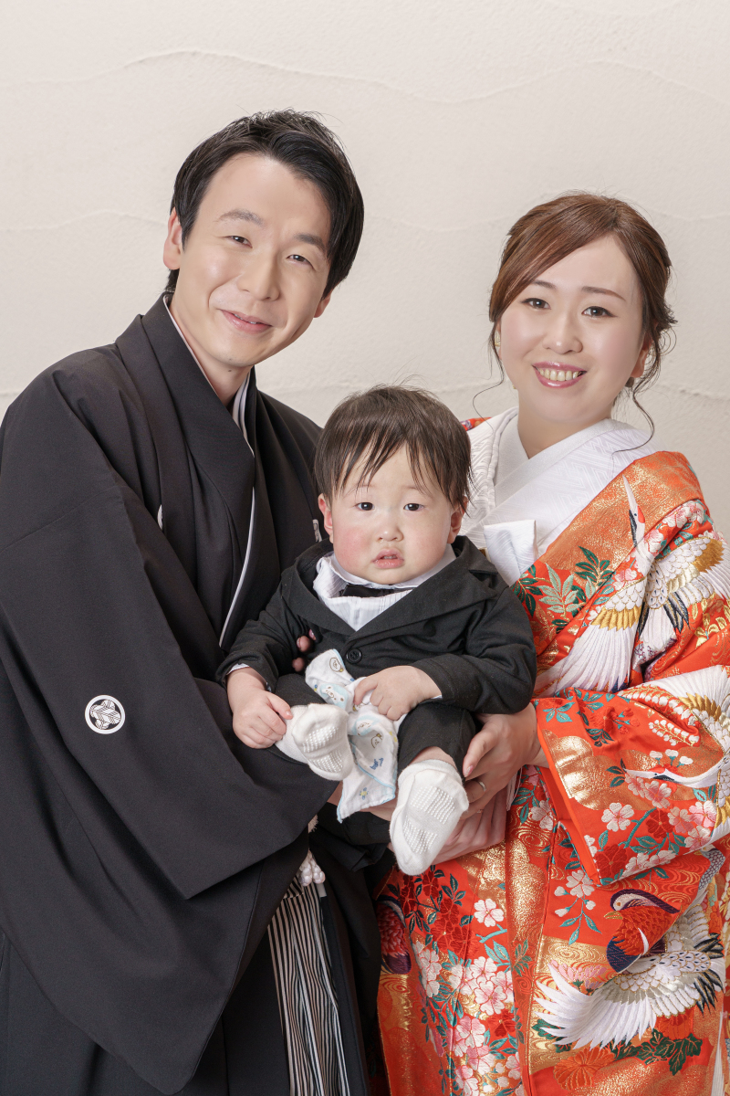 結びは3人仲良く