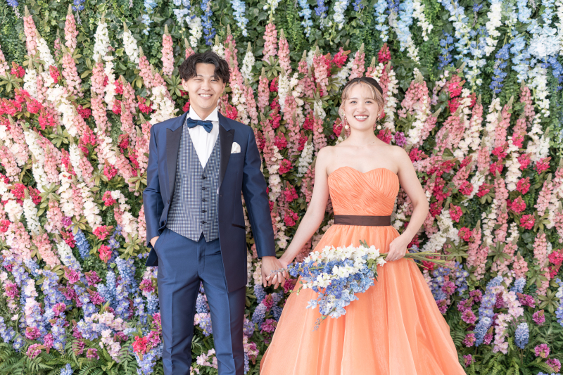 背景と同じブーケで