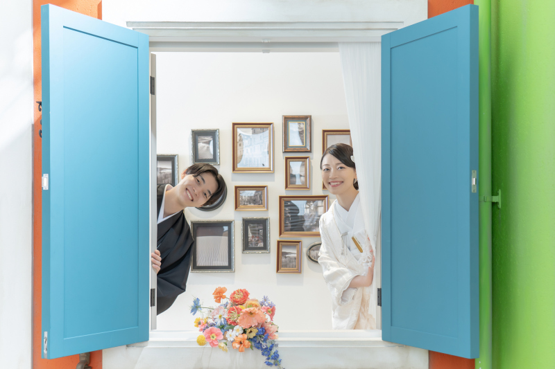 小窓から覗いてみたり♪