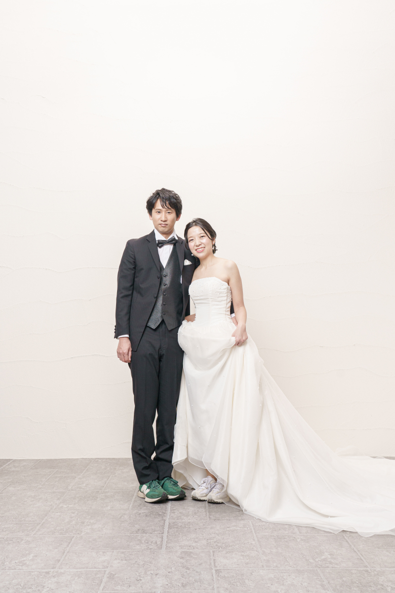 おふたりお揃いのスニーカーで