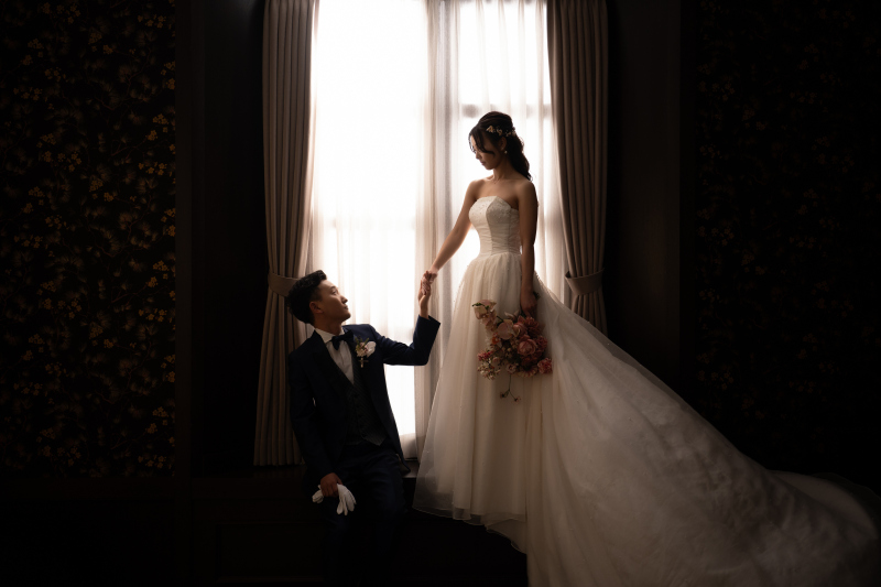 手を取り合って・・