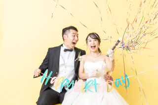 おふたりの雰囲気に合わせてポージングをご提案させていただきます♪ぜひおふたりらしいアイテムもお持ち込みください＊