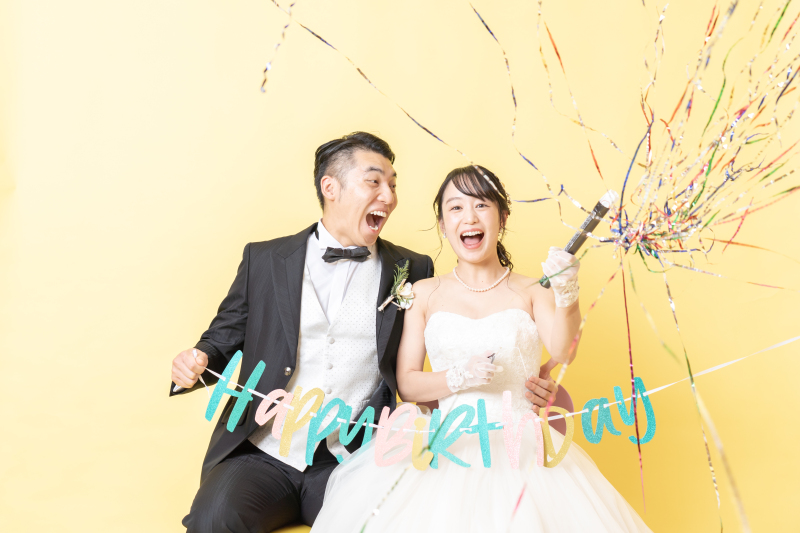 おふたりの雰囲気に合わせてポージングをご提案させていただきます♪ぜひおふたりらしいアイテムもお持ち込みください*