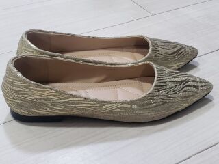 パンプス　ゴールド