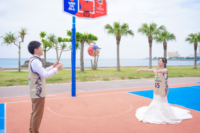 バスをし合うふたり、まるで青春ドラマ