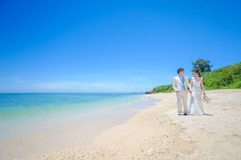 海辺を歩きながら撮影
