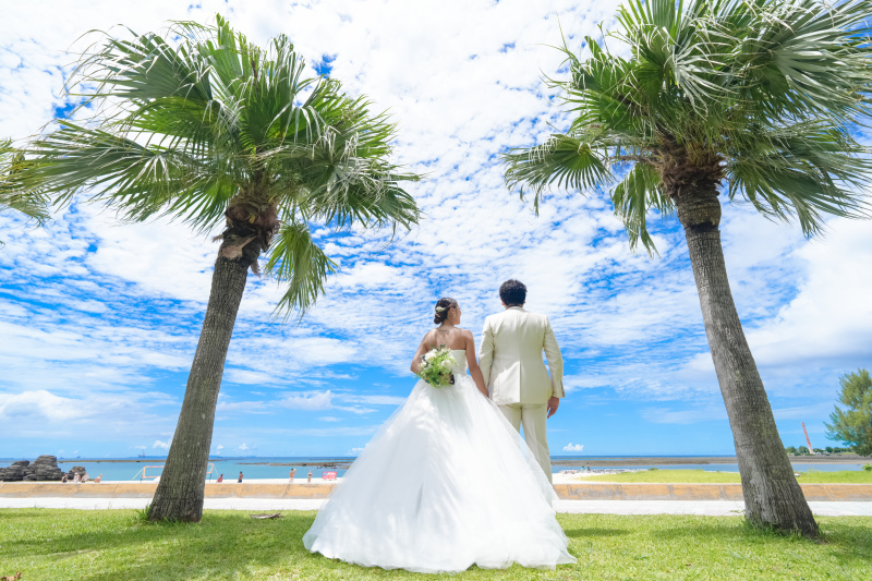 ふたりと新しい命を祝福する海辺の物語