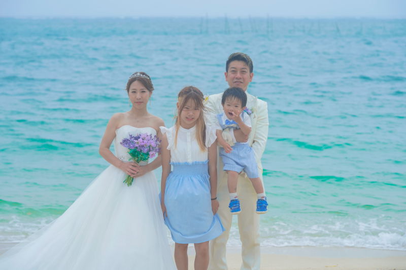 ビーチで家族みんなショット!