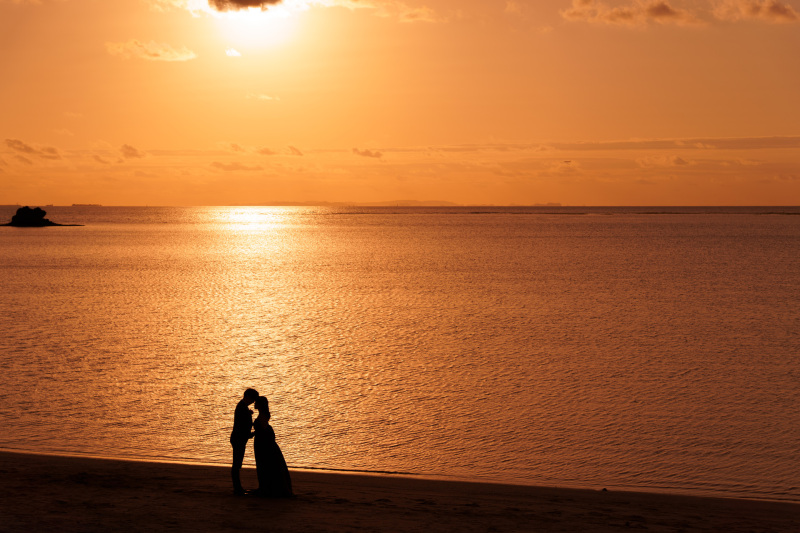 静寂の海に佇むふたりの影