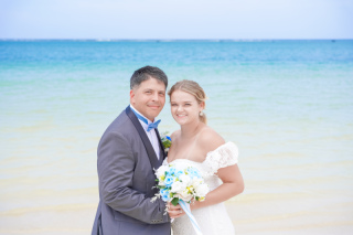 海と光に包まれて｜沖縄で紡ぐふたりの物語