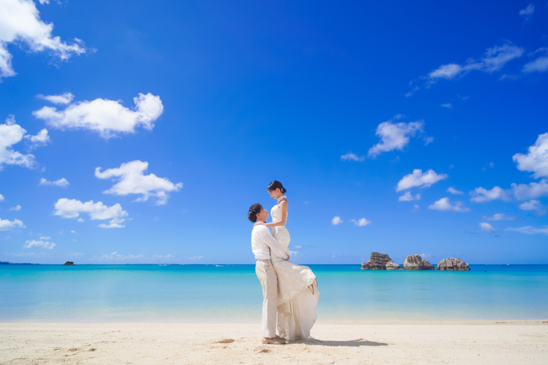 エメラルドグリーン