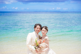 ふたりらしさがあふれる、優しい時間の記録in沖縄