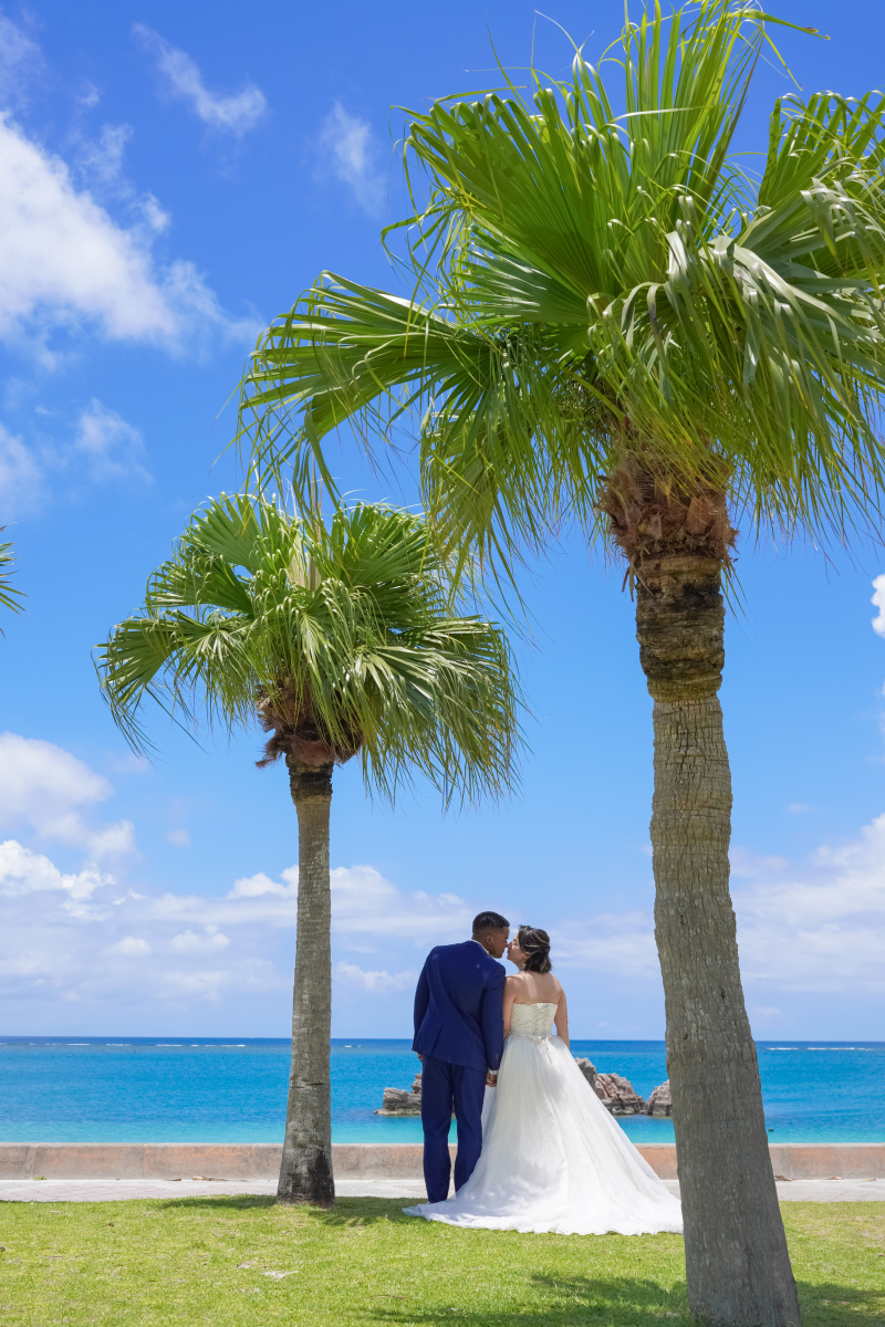 南国の風に包まれて、ふたりだけの世界へ