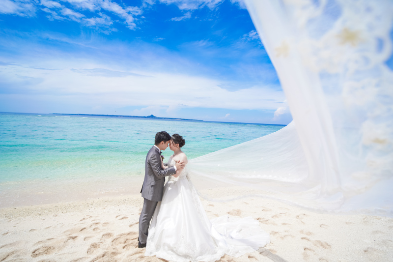 瀬底ビーチ×白ドレス