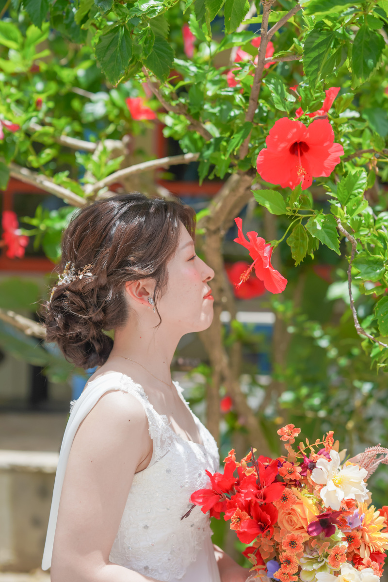 お花に囲まれたソロショット