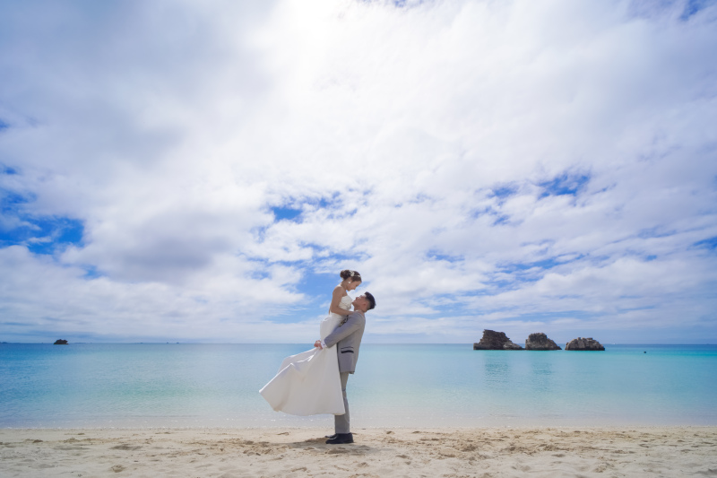 笑顔で見つめ合う、幸せの瞬間