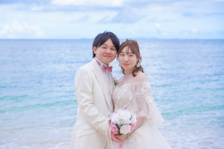 撮影レポート：青い海に包まれて。笑顔あふれるフォトウェディングIN沖縄