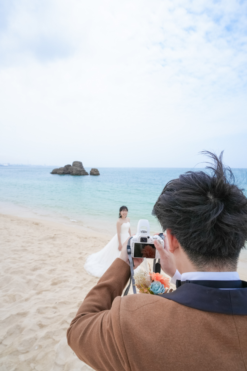 今度は、新郎さんがカメラマン