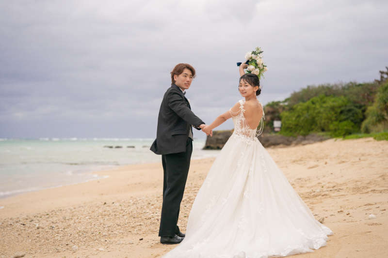 海と街、ふたりらしさを楽しむロケーションフォト