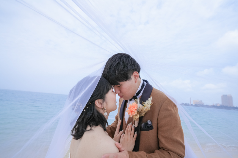 ベールの中でおでここつん