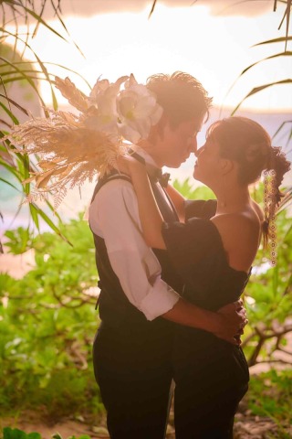 何年後でも見返したくなるお二人の雰囲気を写真に残すことを心がけています。ご家族やお子様が増えた際に、この頃を思い出しながらお二人のフォトウェディングのお話し頂きたいと思っています。