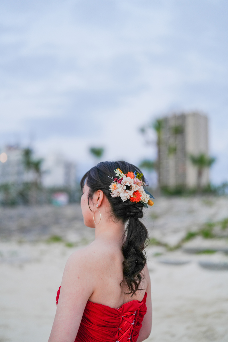 屋外撮影あるあるの風に負けない可愛い髪型をご提案♪新婦様のご希望にあわせてご用意いたします‪⸜(*ˊᵕˋ* )⸝‬