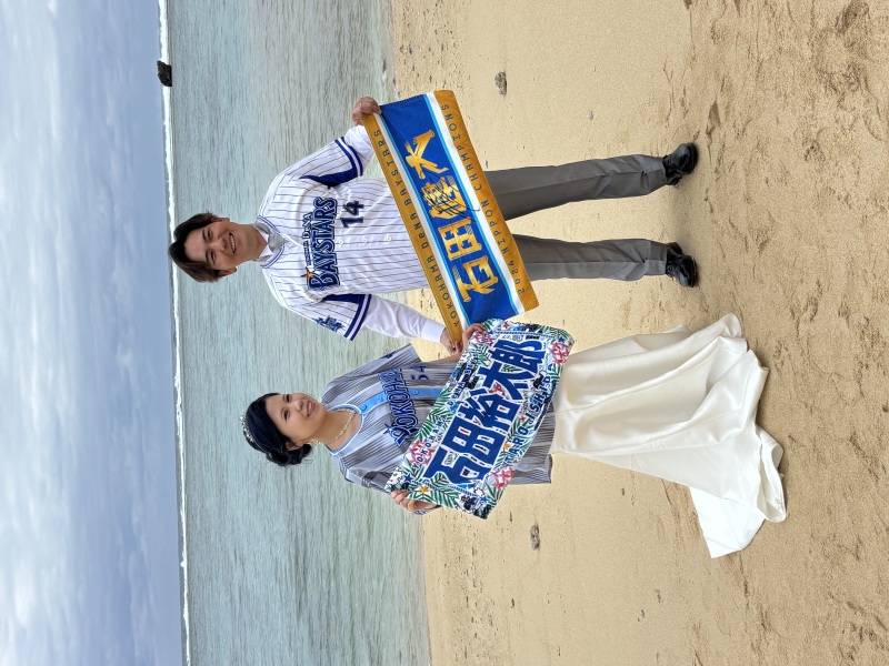 持ち込み衣装で野球ユニフォームを取り入れた撮影も可能です。おふたりの思い出やこだわりを反映した、オリジナリティあふれる1枚を形にします。ぜひお気軽にご相談ください。