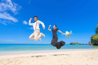 【7月〜８月限定】ドレス２着&ロケ地２ヶ所撮影プラン♪♪ドローンを含む60~90秒動画プレゼント（¥108,000）