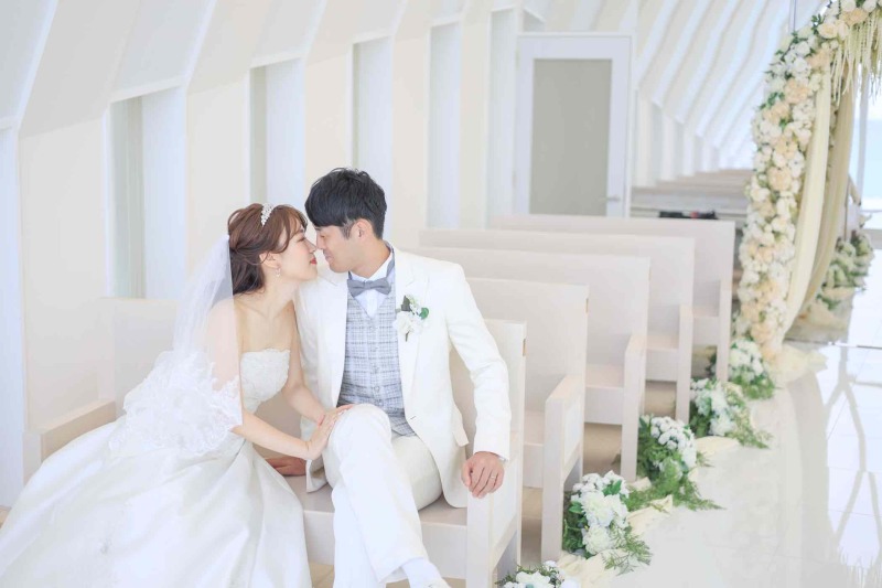 【ドレス2着/ホワイトチャペル】★沖縄北部のホワイトチャペル&ビーチ/ドレス2着プラン★もちろんドローン撮影も付いてる♪