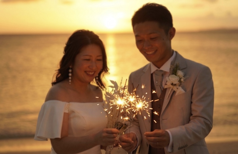 【5月〜6月限定】★ドレス2着★チャペルを含むロケ地3ヶ所撮影~サンセット花火サービス中~(&yen;142,000)