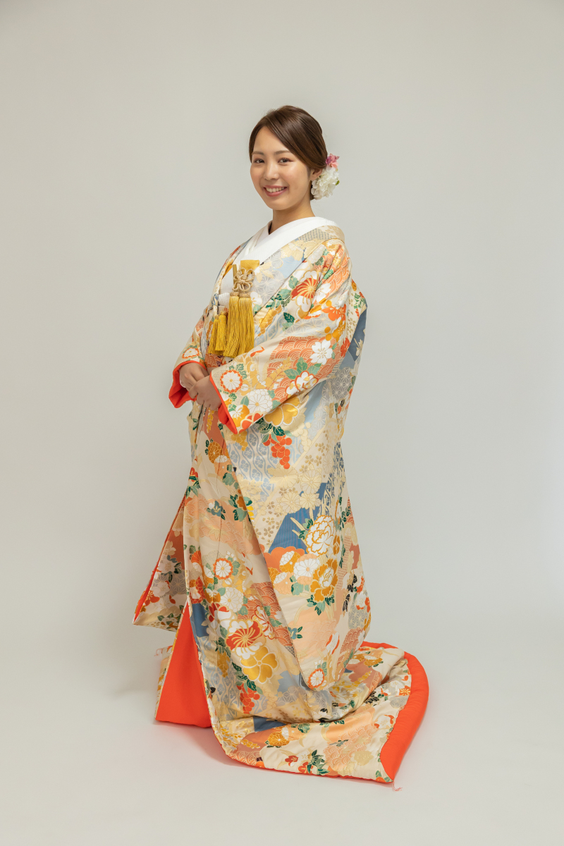 色打掛３９《慶長花比べ(クリーム)》