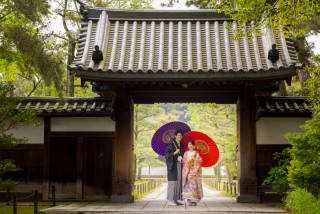 ☆衣装のグレードアップ料金はございません！　☆ロケ地の撮影申請料＆入場料を負担いたします！　☆移動用のクルマをご用意いたします！