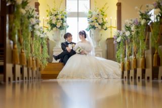 ☆衣装のグレードアップ料金はございません！　☆ロケ地の撮影申請料＆入場料を負担いたします！　☆移動用のクルマをご用意いたします！