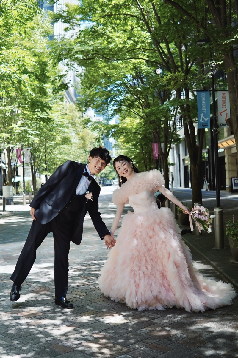 木漏れ日あふれるストリートフォト