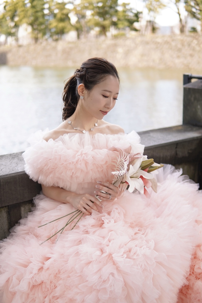 ホワイトゴールドで纏う透明感