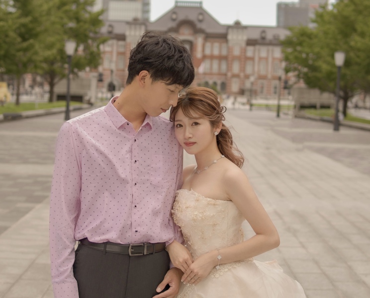 東京駅舎前での撮影