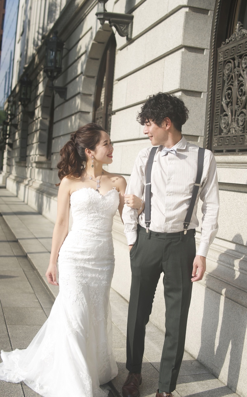 明治生命館前で撮影